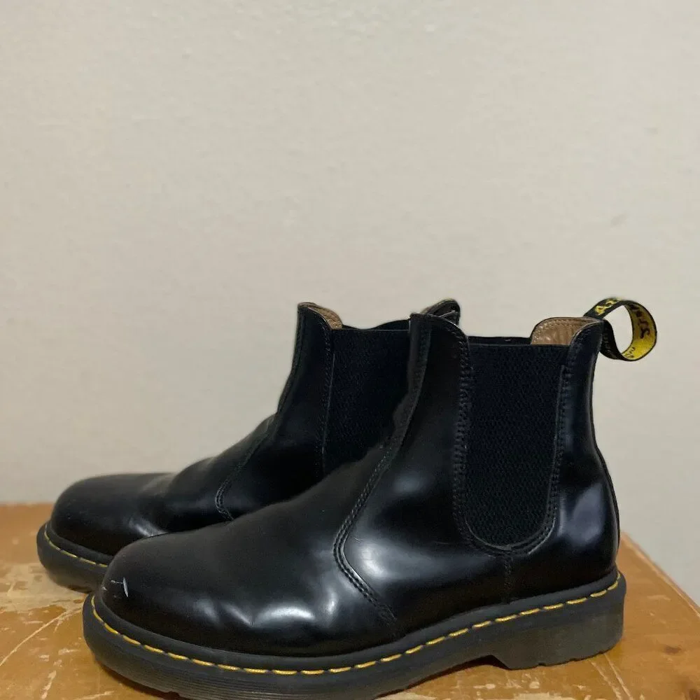 Dr Martens 2976 Boots Mens 10 Casual Pull On Chelsea Ankle Bootie Black Leather